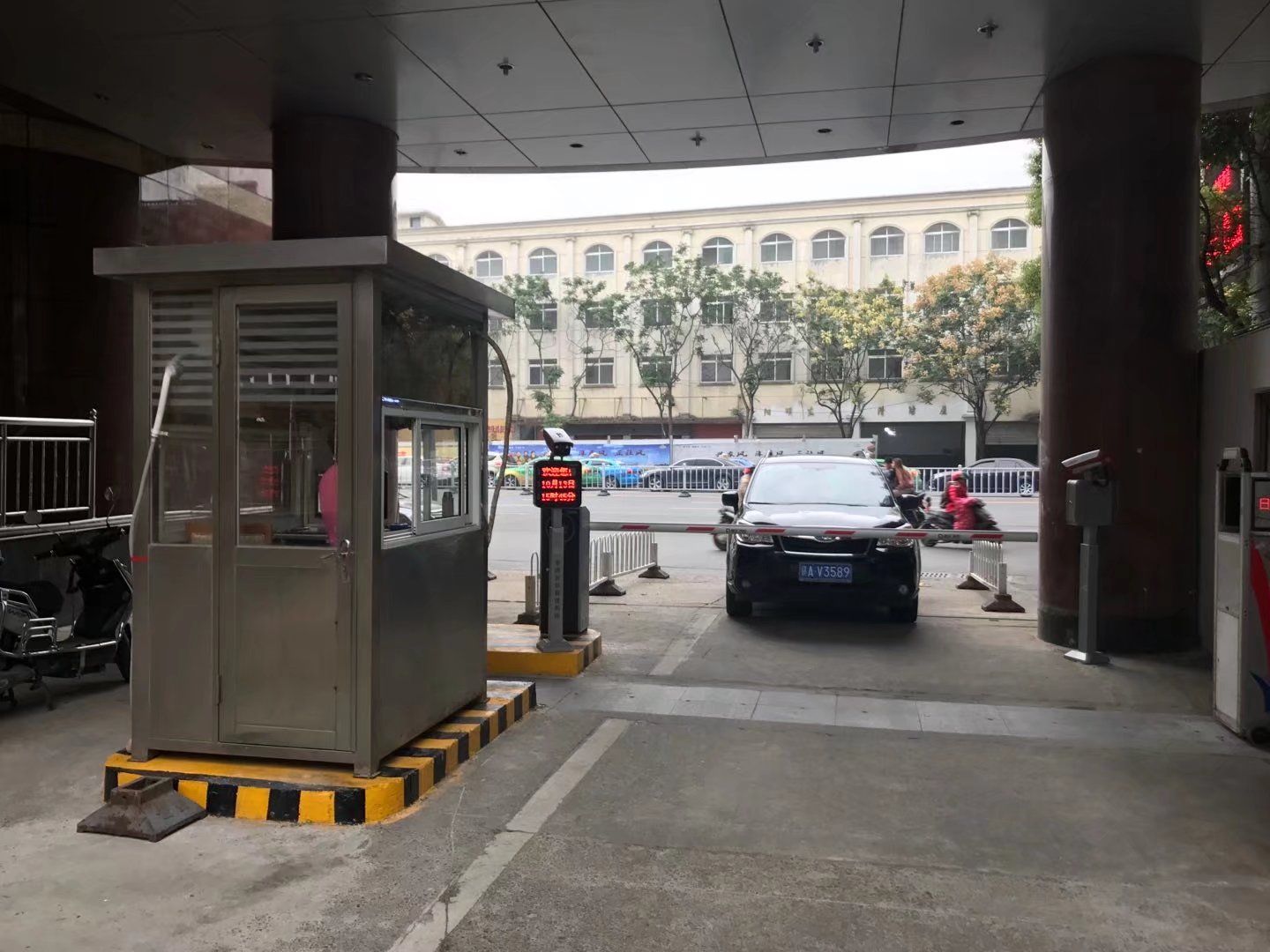 停北京车牌识别厂家场出入口管理体系常用的北京车牌识别厂家牌识别触发模式